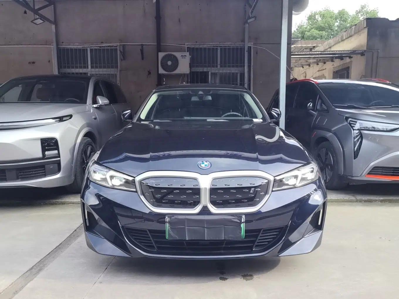 BMW i3 2022 eDrive 35 L — миниатюра 2