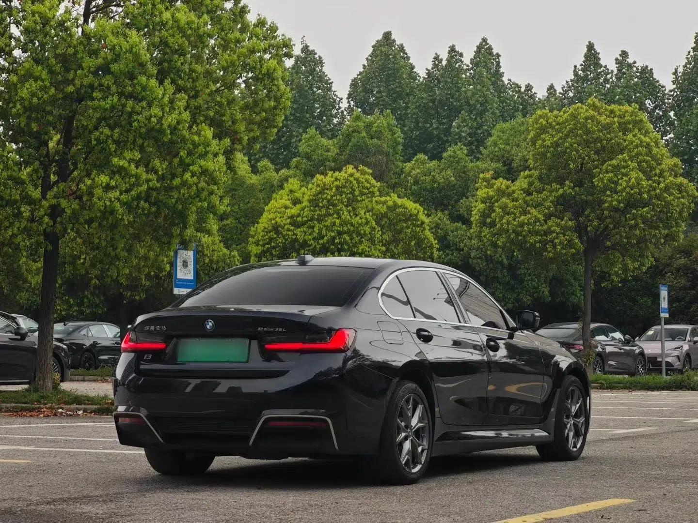 BMW i3 2022 eDrive 35 L — миниатюра 15