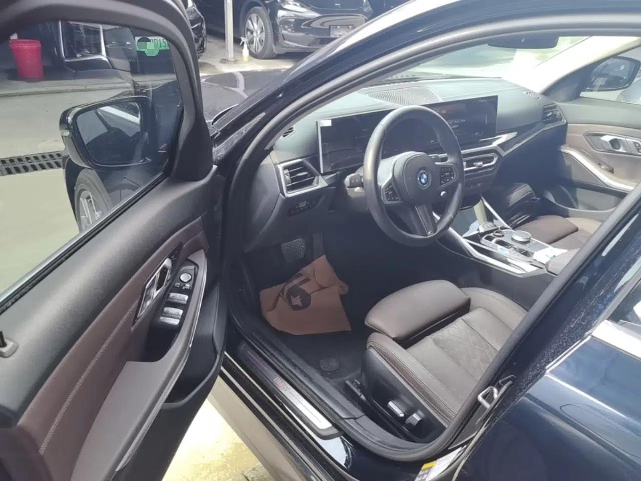 BMW i3 2022 eDrive 35 L — миниатюра 24