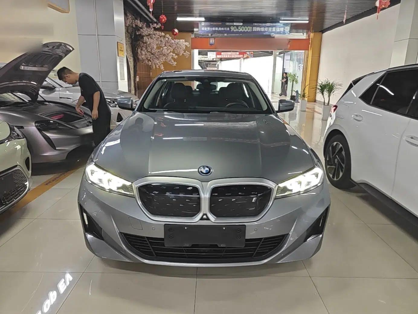 BMW i3 2022 eDrive 35 L — миниатюра 2