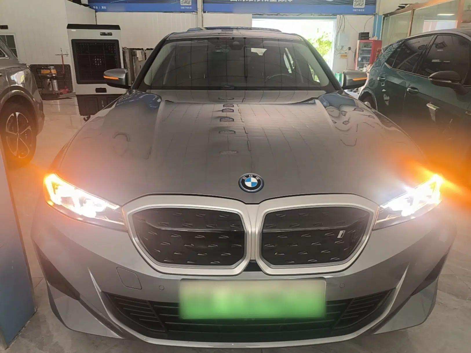 BMW i3 2022 eDrive 35 L — миниатюра 2