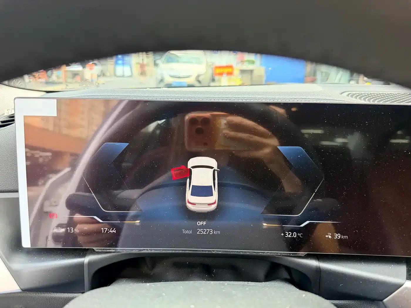 BMW i3 2024 eDrive 35L — миниатюра 9