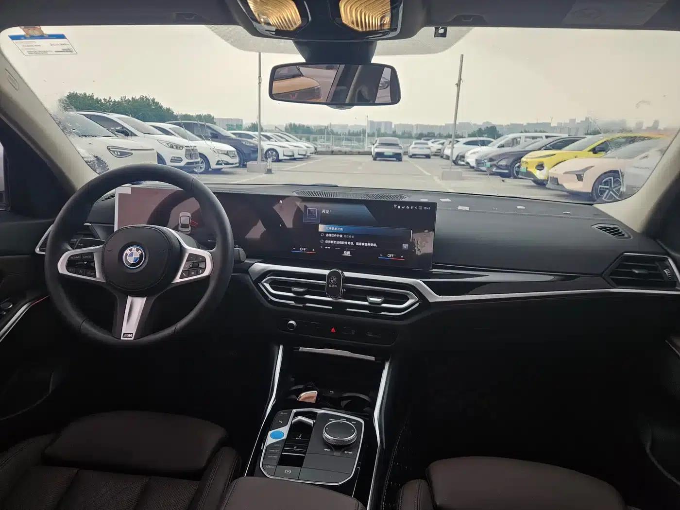 BMW i3 2022 eDrive 35L — миниатюра 11