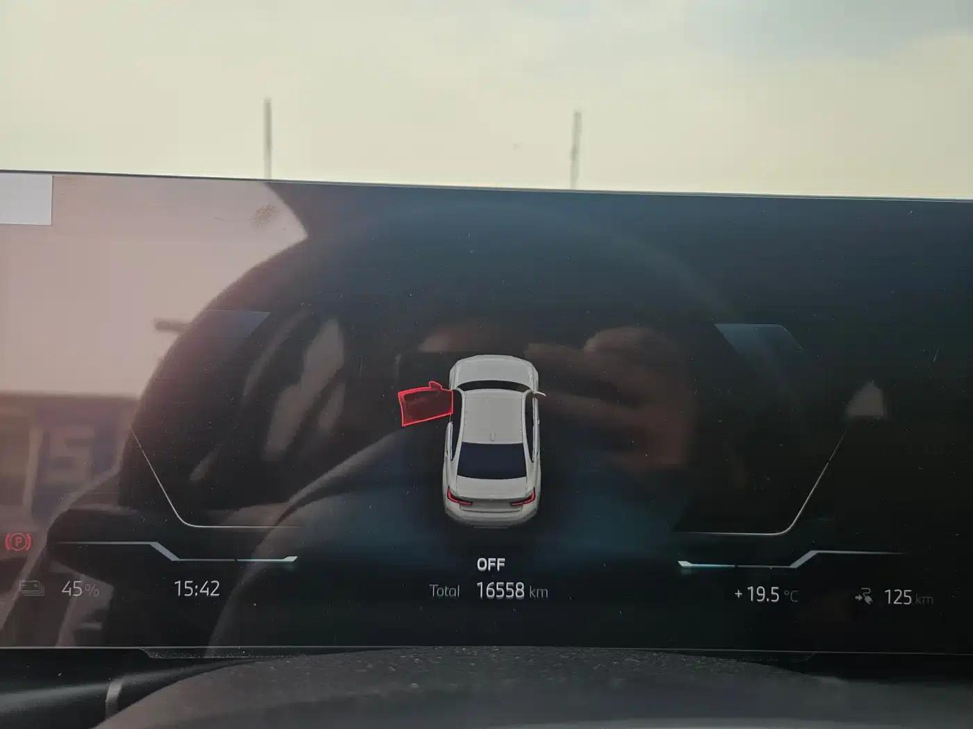 BMW i3 2022 eDrive 35L — миниатюра 13