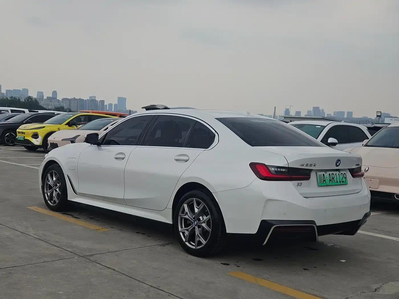 BMW i3 2022 eDrive 35L — миниатюра 4