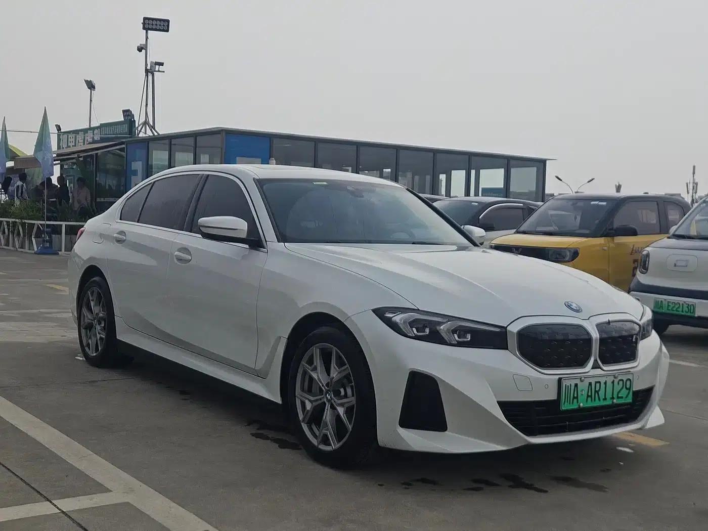 BMW i3 2022 eDrive 35L — миниатюра 8