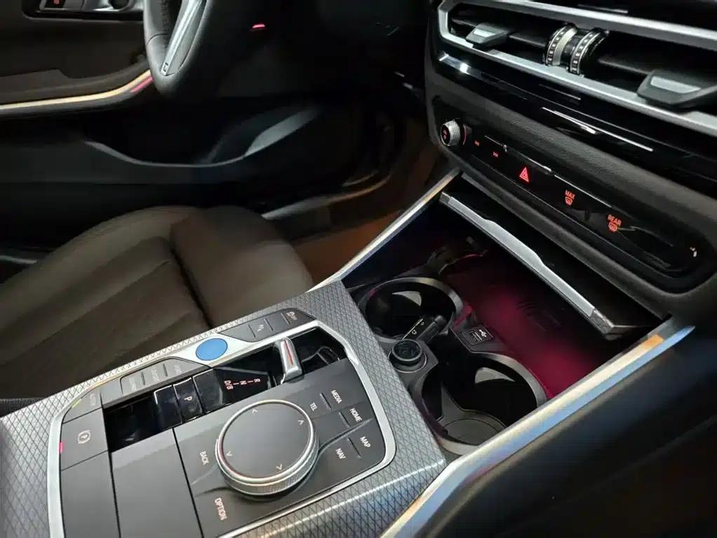 BMW i3 2024 eDrive 40 L Shadow Edition — миниатюра 11