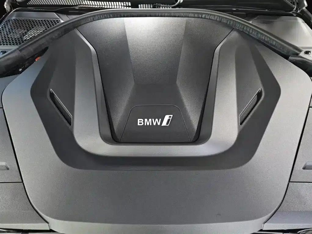 BMW i3 2024 eDrive 40 L Shadow Edition — миниатюра 13