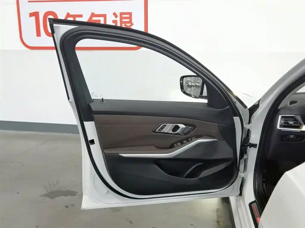 BMW i3 2022 eDrive 35L — миниатюра 8