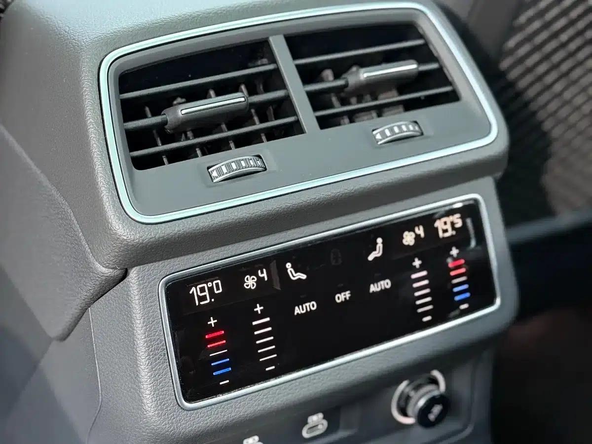 Audi A6L 2026 45 TFSI quattro Premium Dynamic Edition — миниатюра 4