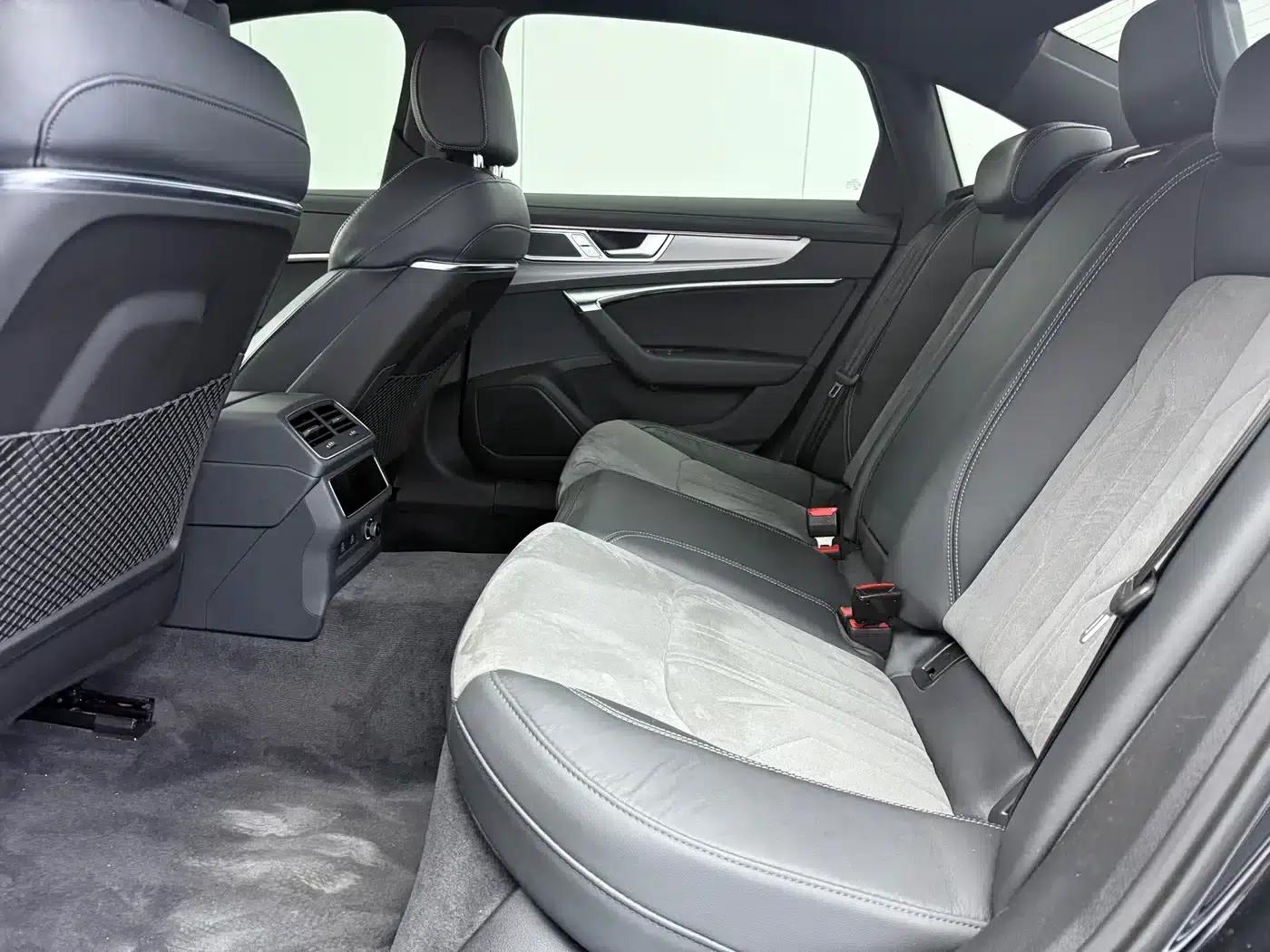 Audi A6L 2024 45 TFSI Premium Dynamic Edition — миниатюра 11