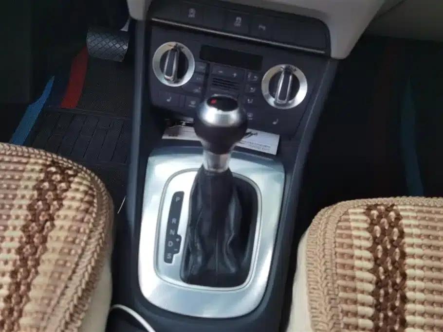 Audi Q3 2015 35 TFSI Comfort — миниатюра 16