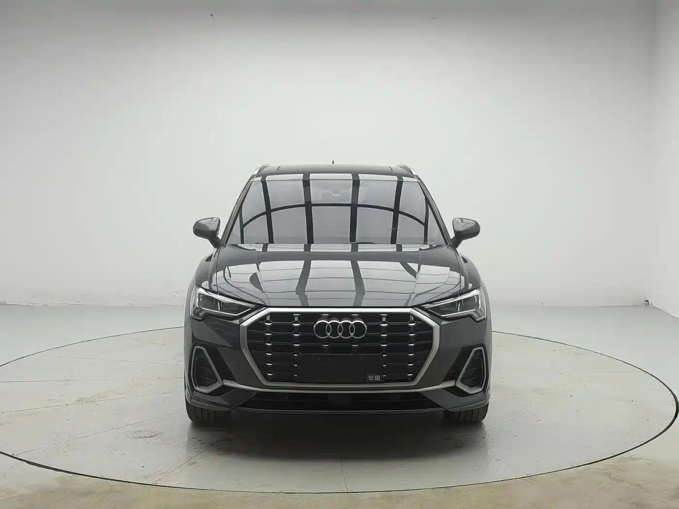 Audi Q3 2023 35 TFSI Fashion Dynamic (1.4T) — миниатюра 2