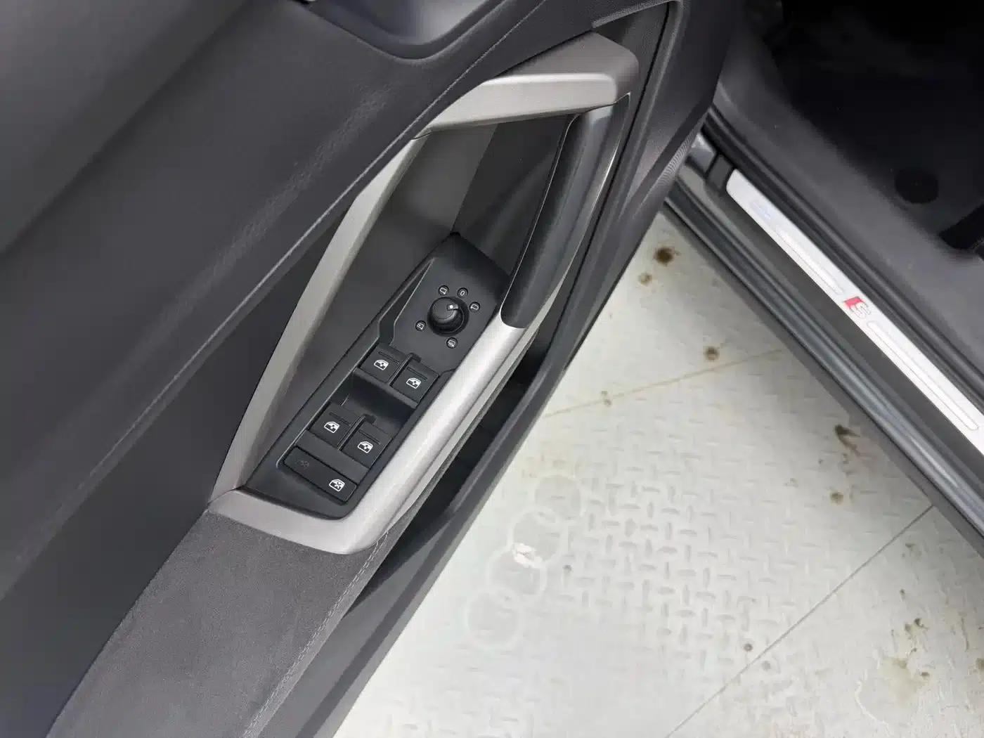 Audi Q3 2023 35 TFSI Fashion Dynamic (1.4T) — миниатюра 9