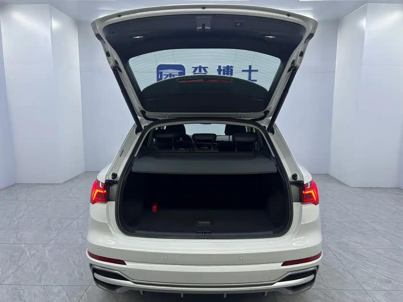 Audi Q3 2023 35 TFSI Progressive Dynamic (1.4T) — миниатюра 14