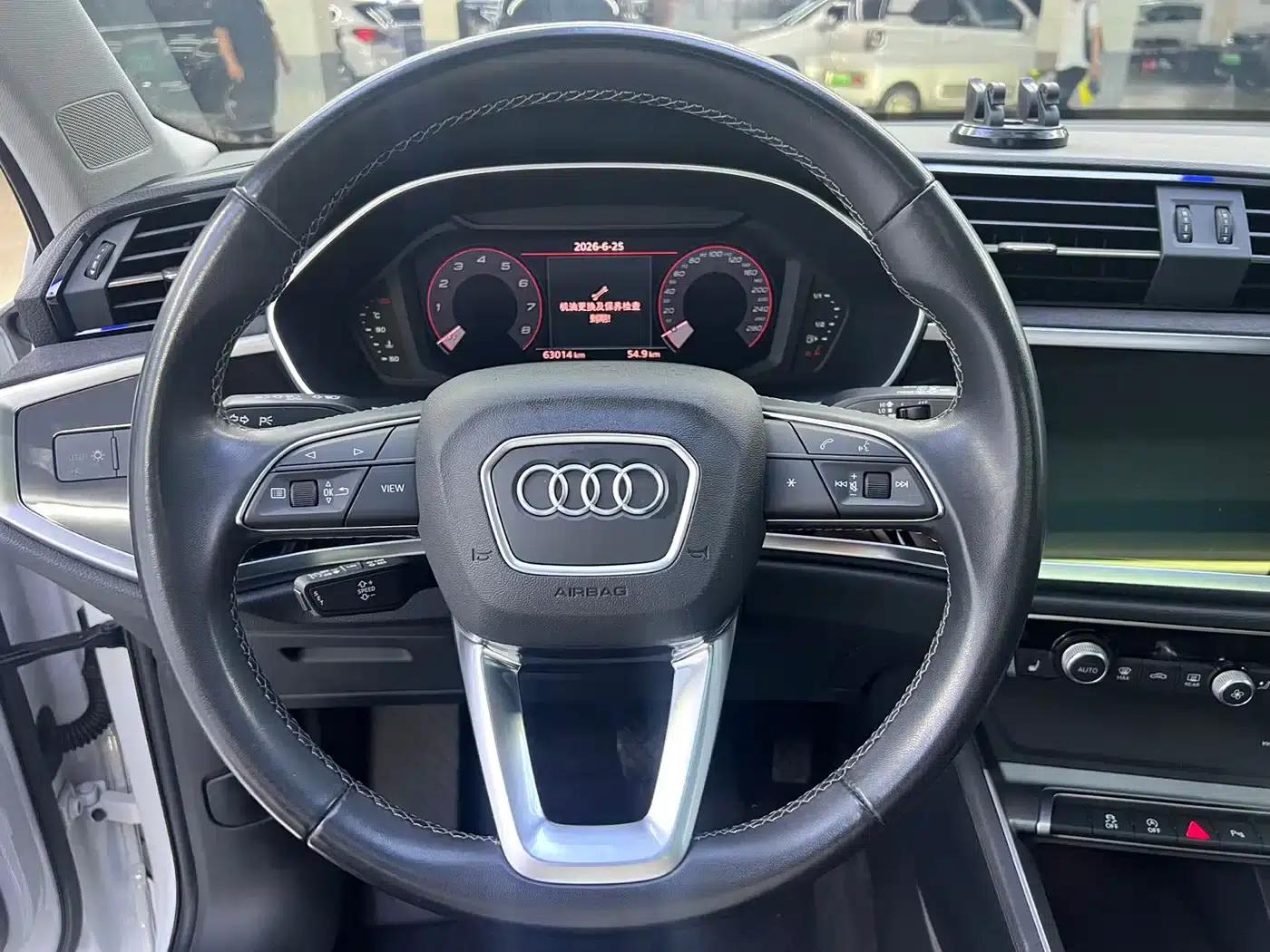 Audi Q3 2023 35 TFSI Progressive Dynamic (1.4T) — миниатюра 4