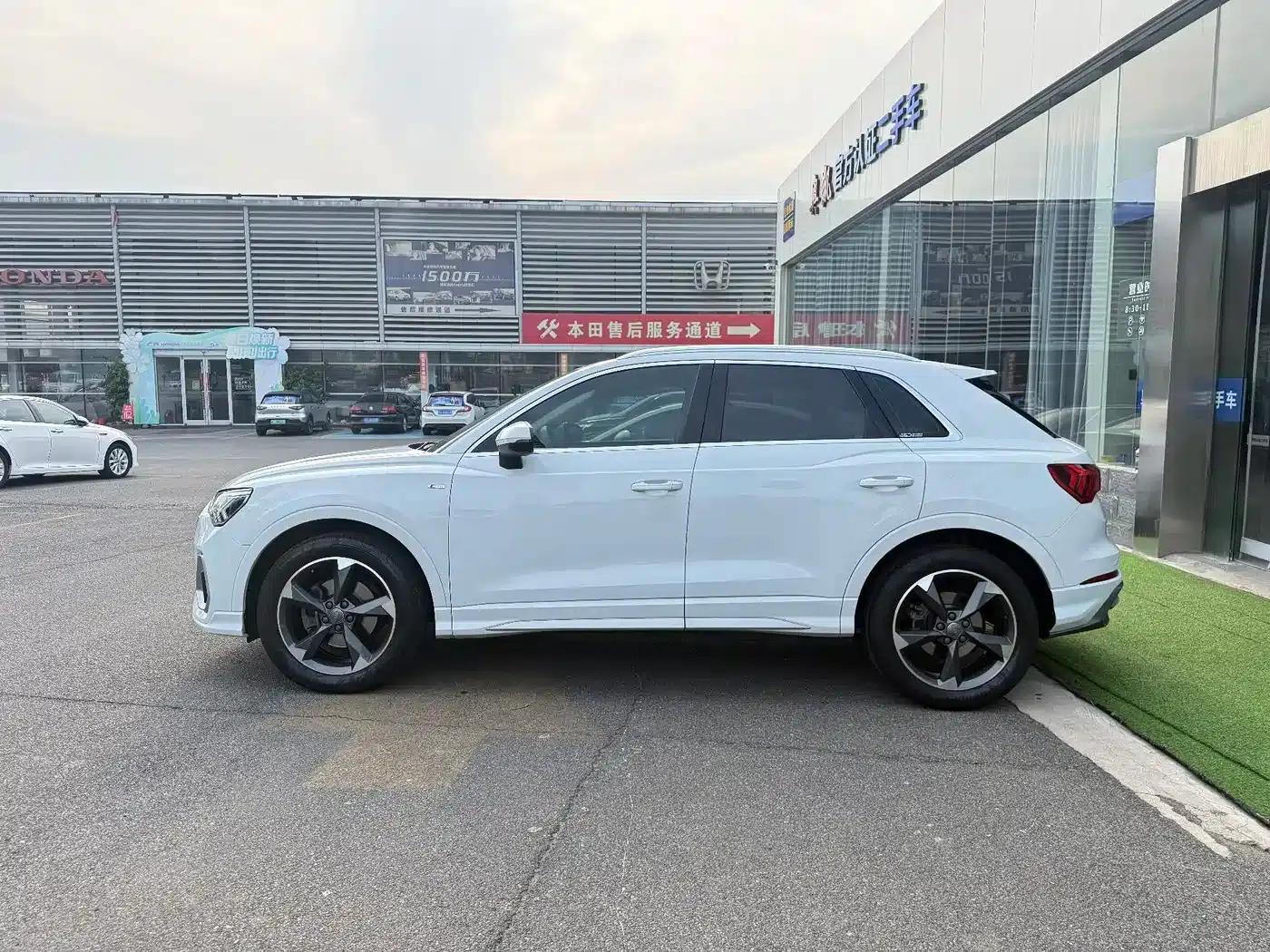 Audi Q3 2019 40 TFSI Fashion Dynamic Edition — миниатюра 3