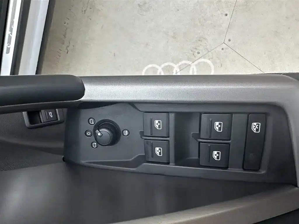 Audi Q3 2022 35 TFSI Progressive Dynamic — миниатюра 14