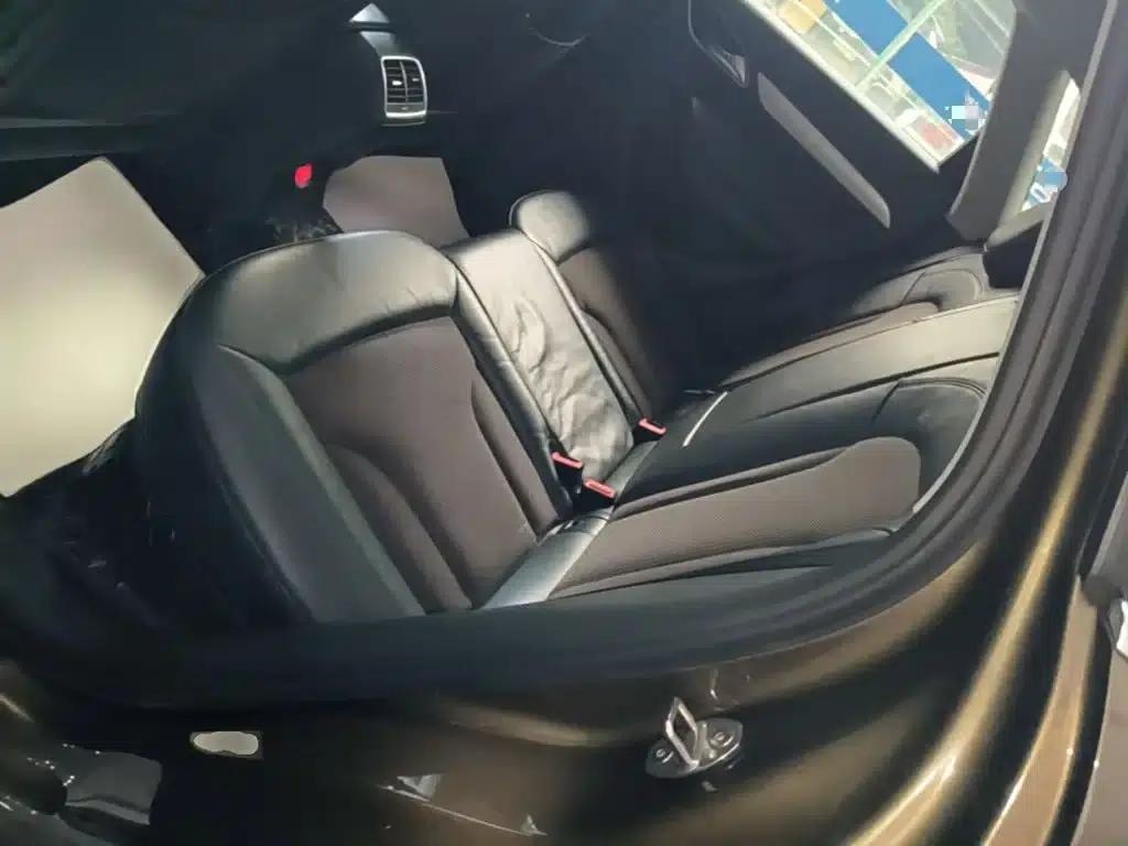 Audi Q3 2018 30th Anniversary Edition 35 TFSI Fashion Model — миниатюра 17