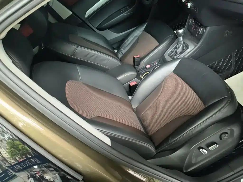 Audi Q3 2018 30th Anniversary Edition 35 TFSI Fashion Model — миниатюра 25
