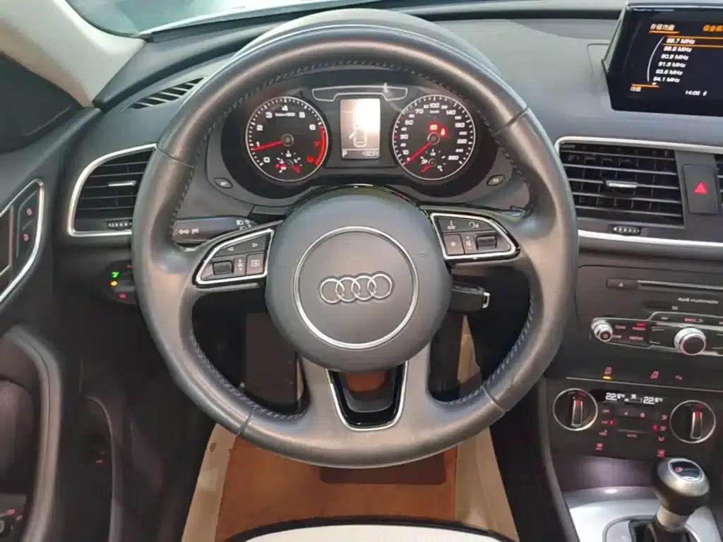 Audi Q3 2018 30th Anniversary Edition 30 TFSI Fashion Model — миниатюра 11