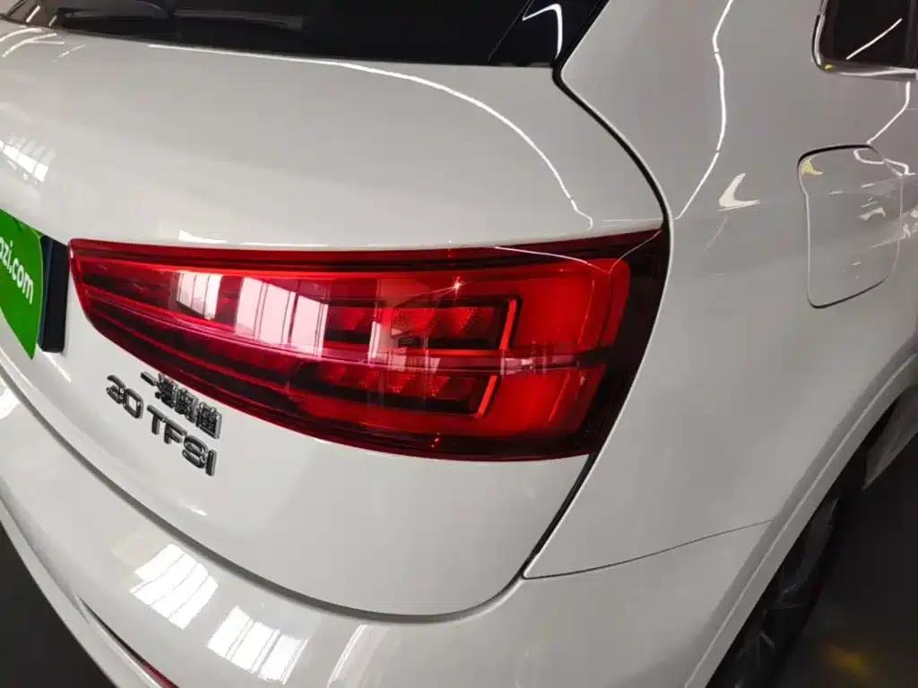 Audi Q3 2018 30th Anniversary Edition 30 TFSI Fashion Model — миниатюра 8