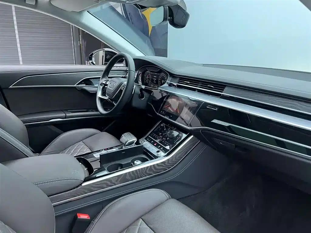 2023 Audi A8 A8L 50 TFSI quattro Premium Edition — миниатюра 18