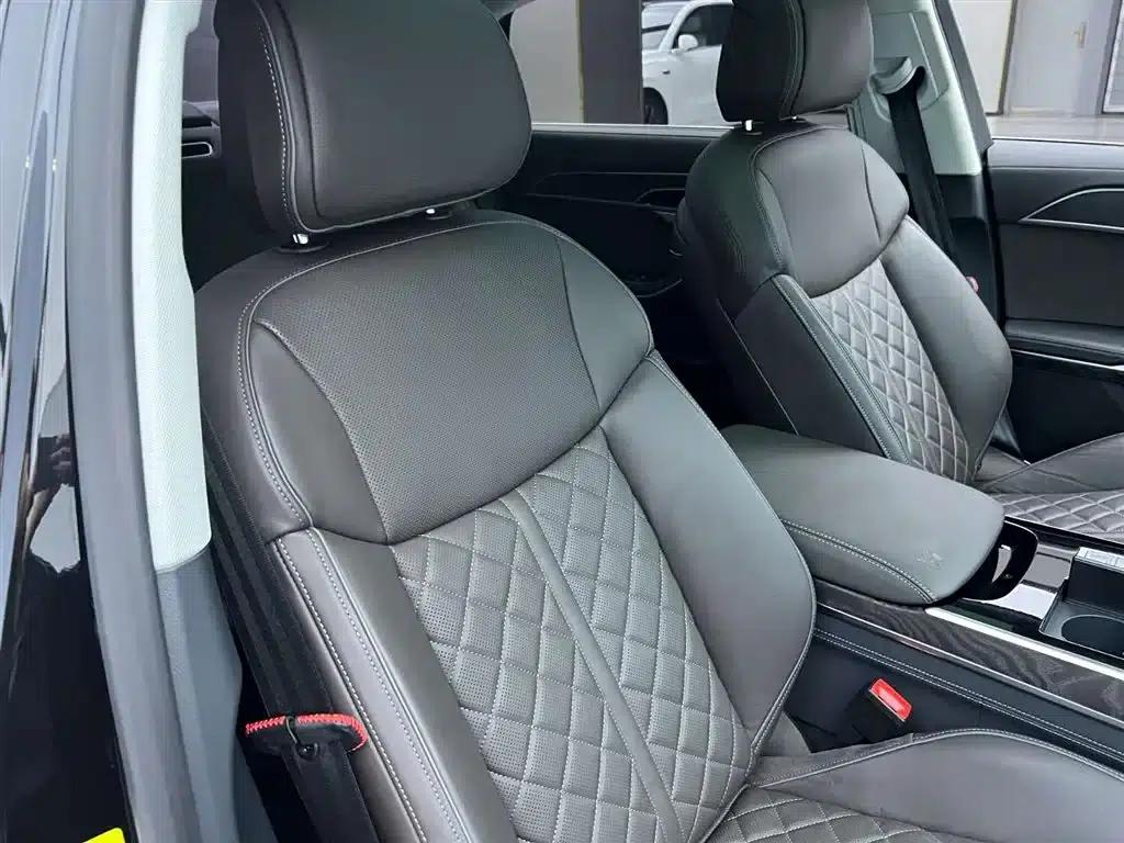 2023 Audi A8 A8L 50 TFSI quattro Premium Edition — миниатюра 21