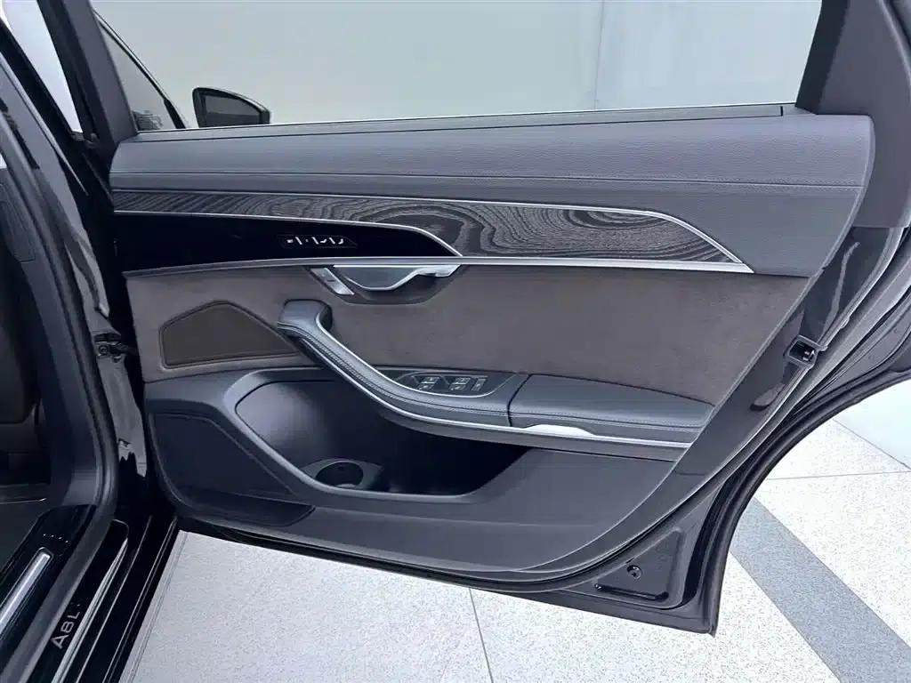 2023 Audi A8 A8L 50 TFSI quattro Premium Edition — миниатюра 23