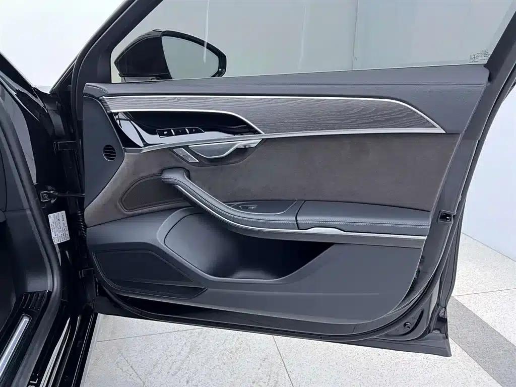 2023 Audi A8 A8L 50 TFSI quattro Premium Edition — миниатюра 24