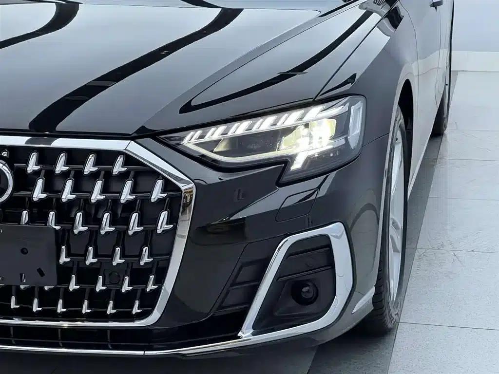 2023 Audi A8 A8L 50 TFSI quattro Premium Edition — миниатюра 4