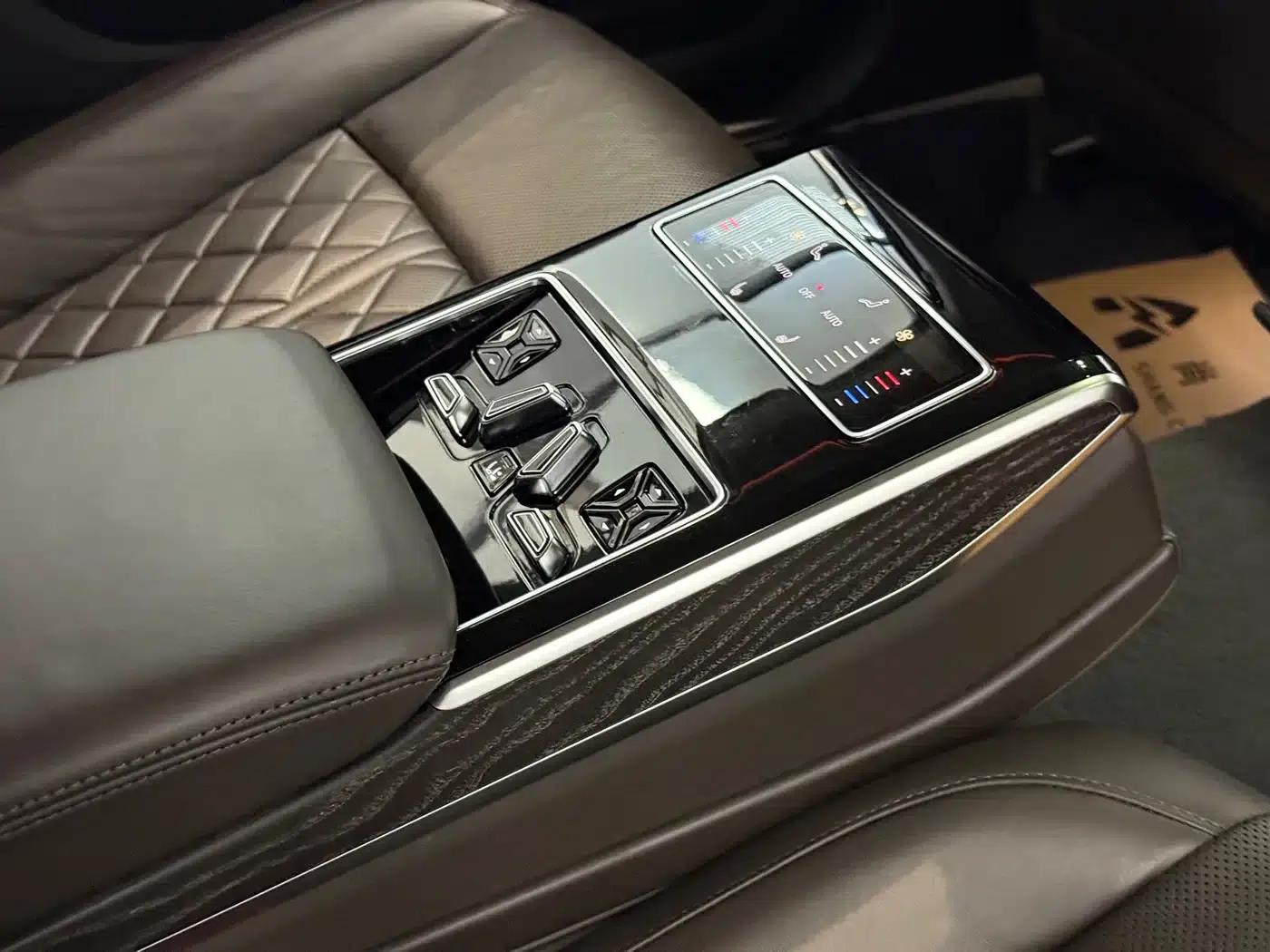 2021 Audi A8 A8L 50 TFSI quattro Comfort — миниатюра 11