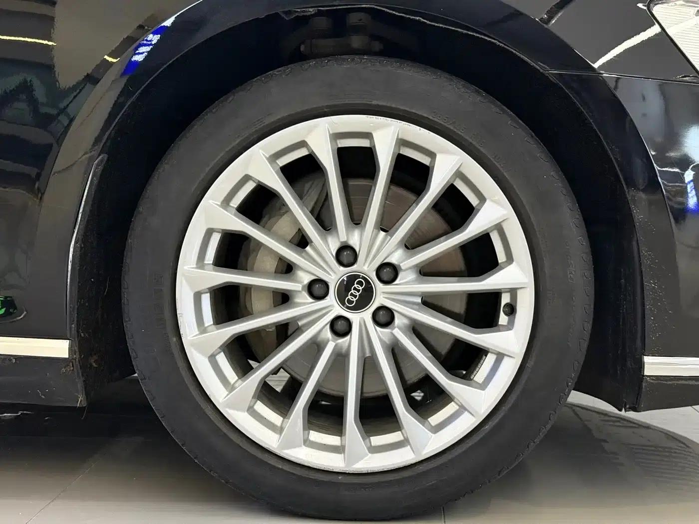 2021 Audi A8 A8L 50 TFSI quattro Comfort — миниатюра 17