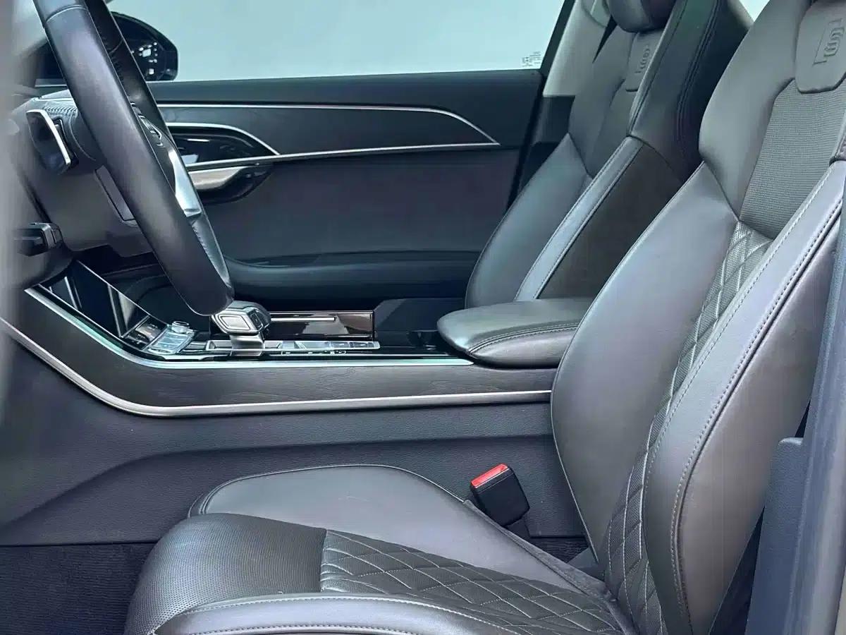 2021 Audi A8 A8L 50 TFSI quattro Comfort — миниатюра 4