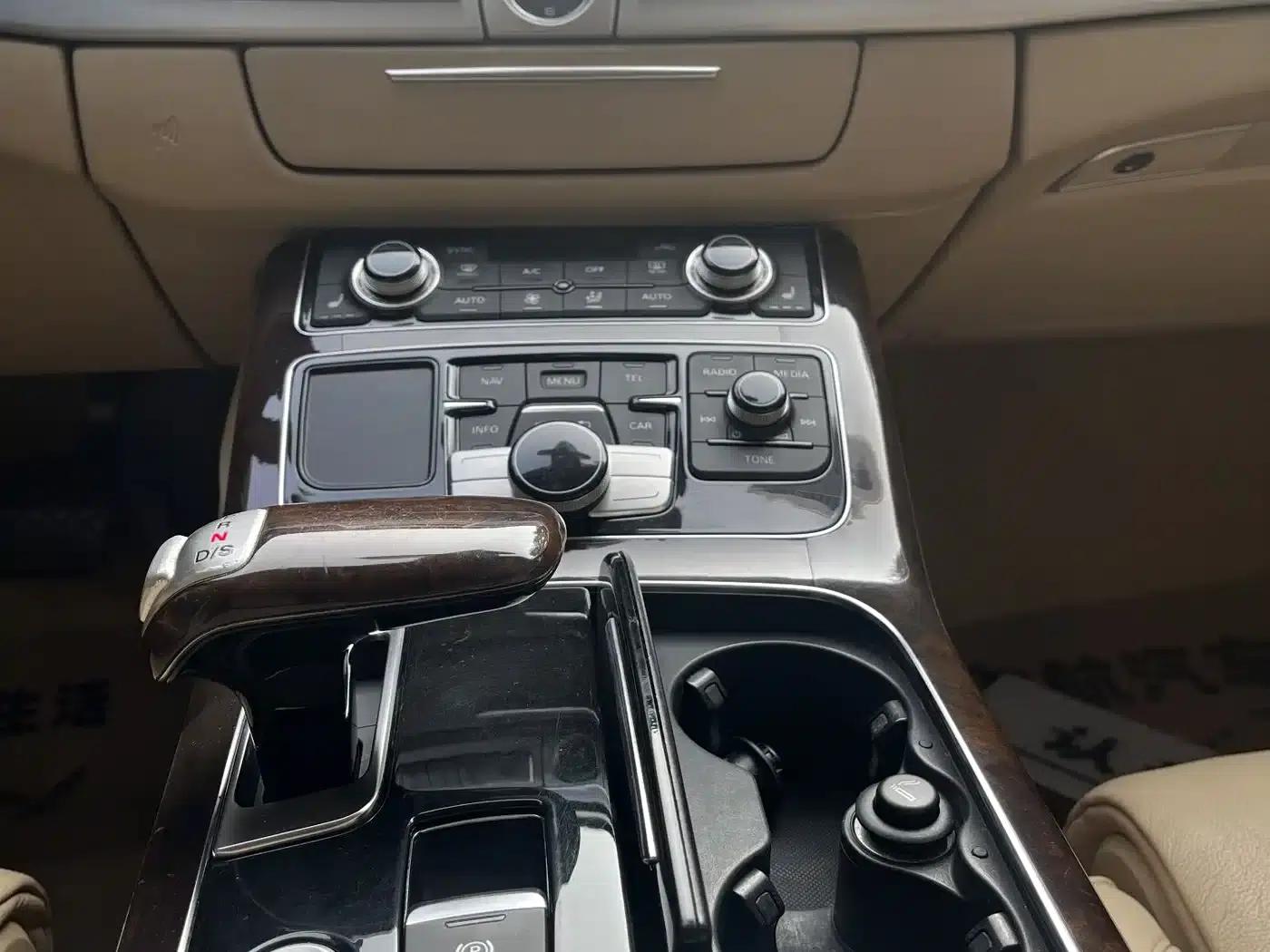 2013 Audi A8 A8L 45 TFSI quattro Comfort — миниатюра 12
