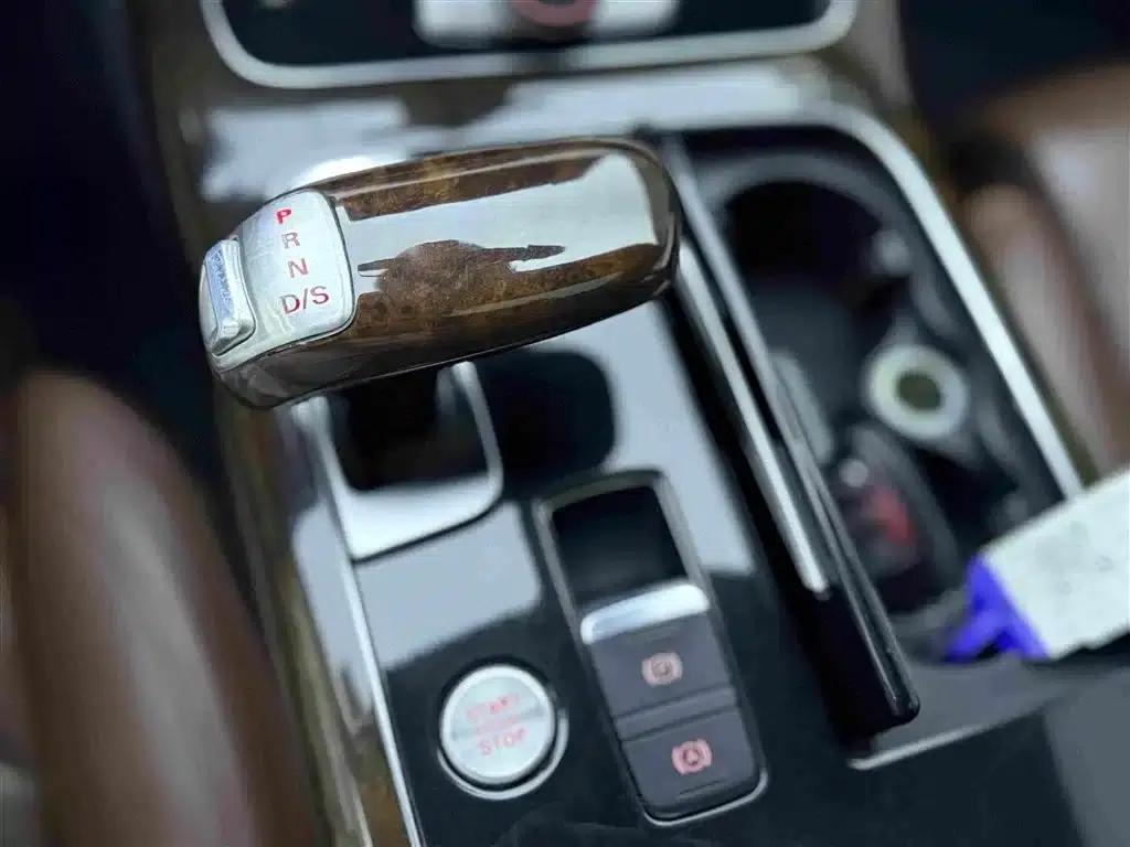 2013 Audi A8 A8L 6.3 FSI W12 quattro Flagship Model — миниатюра 13