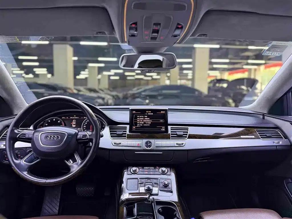 2013 Audi A8 A8L 6.3 FSI W12 quattro Flagship Model — миниатюра 16