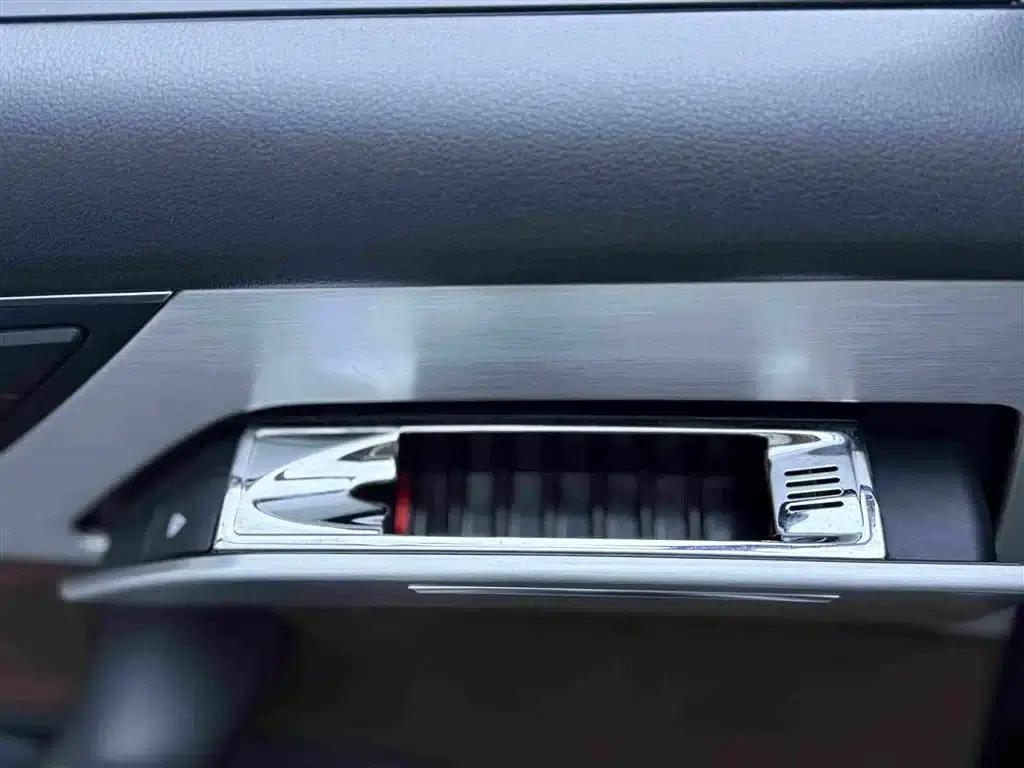 2013 Audi A8 A8L 6.3 FSI W12 quattro Flagship Model — миниатюра 22