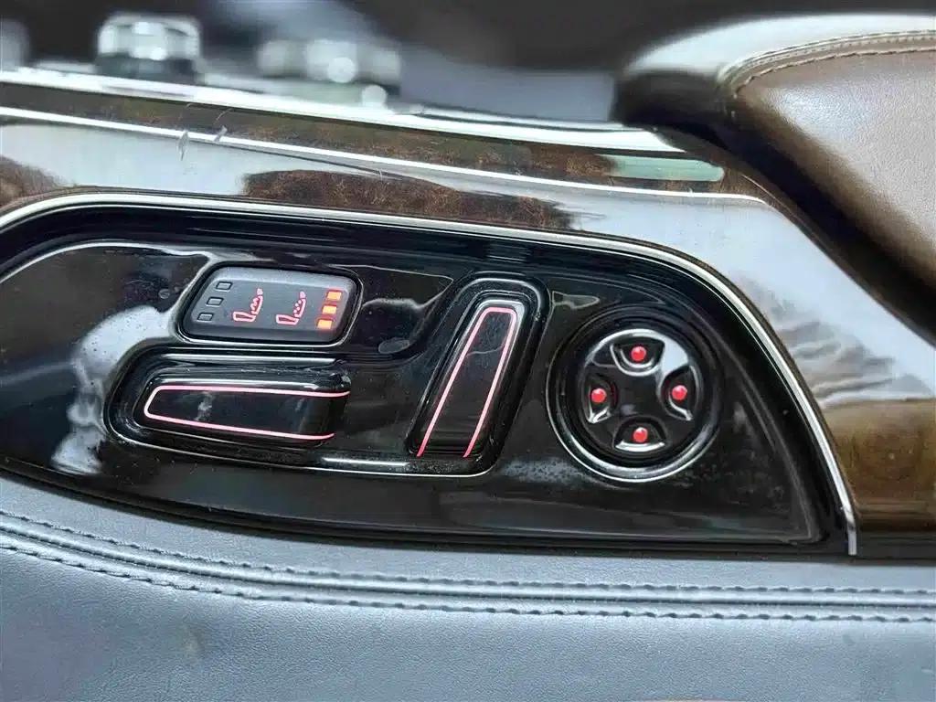 2013 Audi A8 A8L 6.3 FSI W12 quattro Flagship Model — миниатюра 23