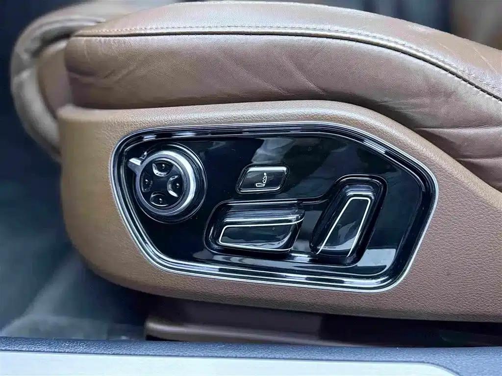 2013 Audi A8 A8L 6.3 FSI W12 quattro Flagship Model — миниатюра 7
