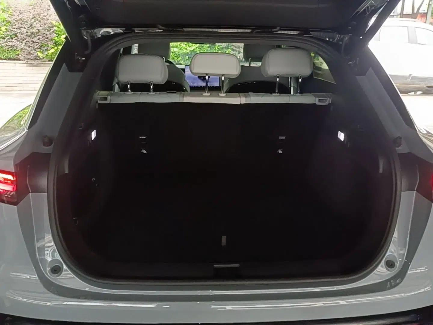 VOYAH COURAGE 2024 Long-Range Supercharge Edition — миниатюра 22