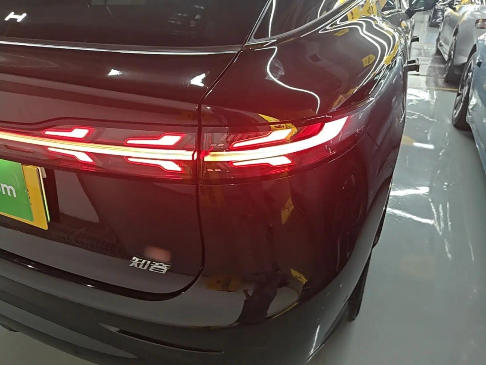 VOYAH COURAGE 2025 Model Four-Wheel-Drive Qiankun Edition — миниатюра 9
