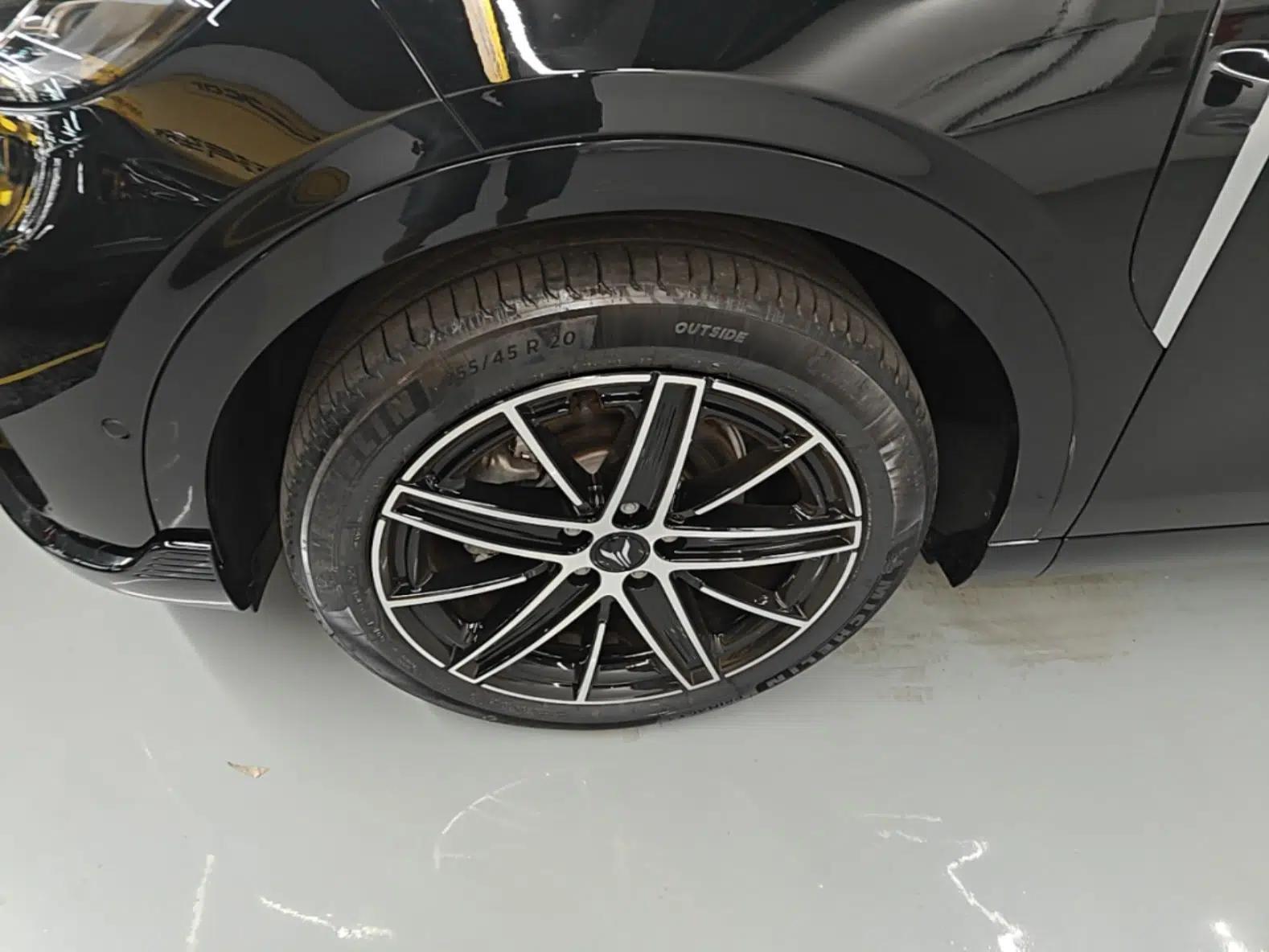 VOYAH COURAGE 2025 Model Four-Wheel-Drive Qiankun Edition — миниатюра 10