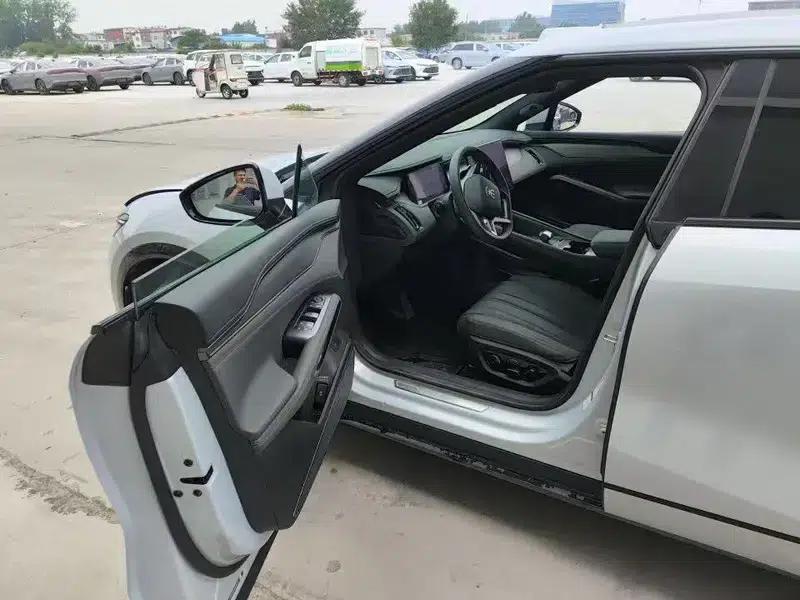 Song L EV 2025 Model 662KM Superior Intelligent Driving Edition — миниатюра 7