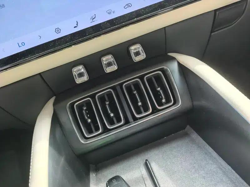 Song L EV 2024 Model 662km Excellent Edition — миниатюра 13