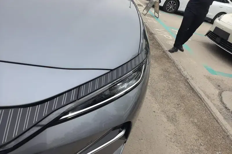 Song L EV 2025 Smart Driving Edition 662KM LiDAR Excellent Model — миниатюра 4