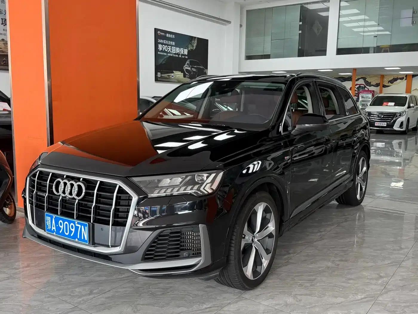 Audi Q7 2020 55 TFSI quattro Black Knight Edition — миниатюра 1
