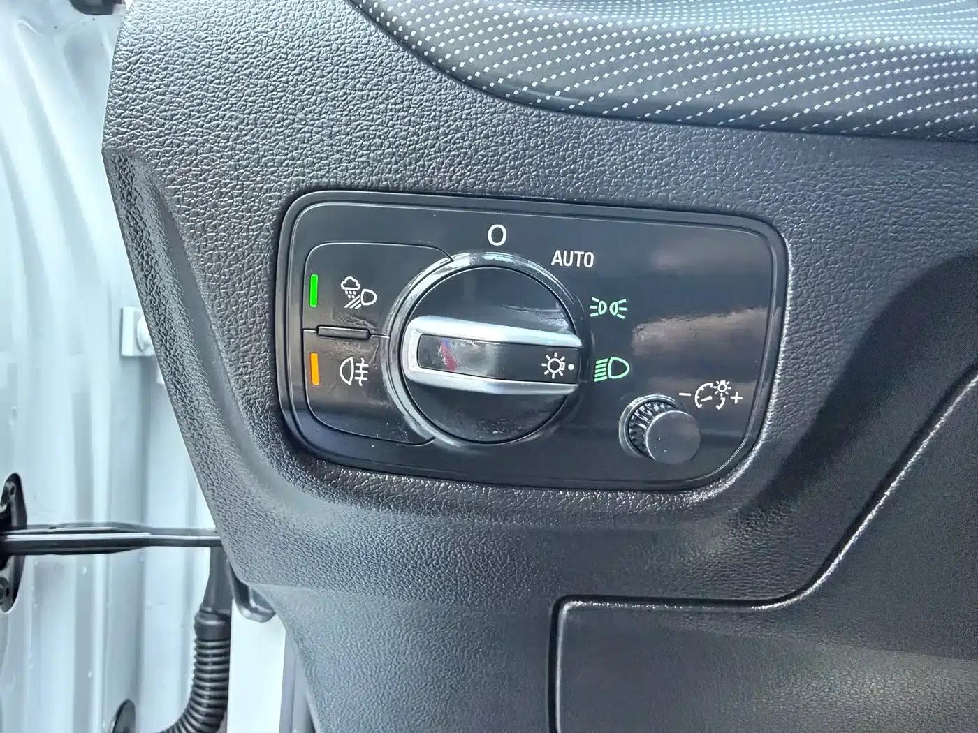 Audi Q2L 2022 35 TFSI Fashion Dynamic Edition — миниатюра 9