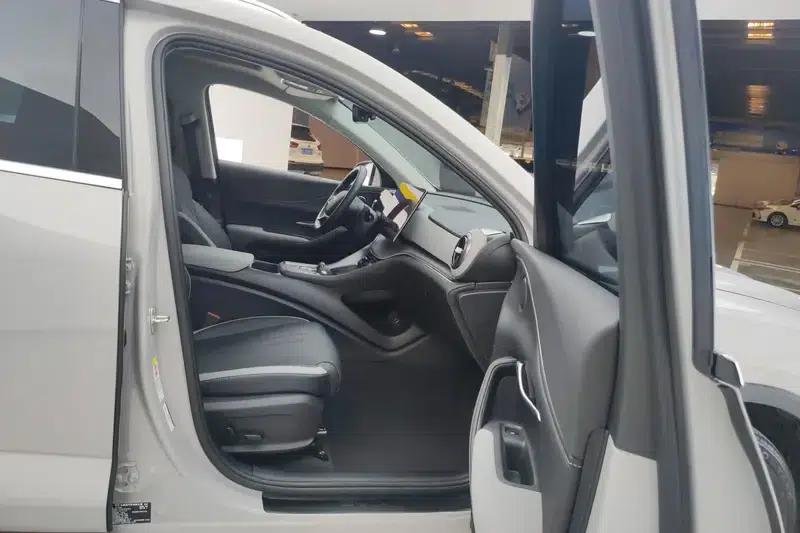 Hiace 05DM 2025 Intelligent Driving Edition DM-i 115KM Flagship Model — миниатюра 16