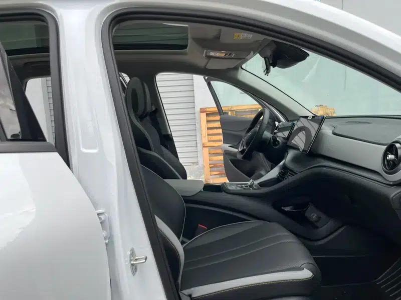 Hiace 05DM 2025 Intelligent Driving Edition DM-i 115KM Flagship Model — миниатюра 17